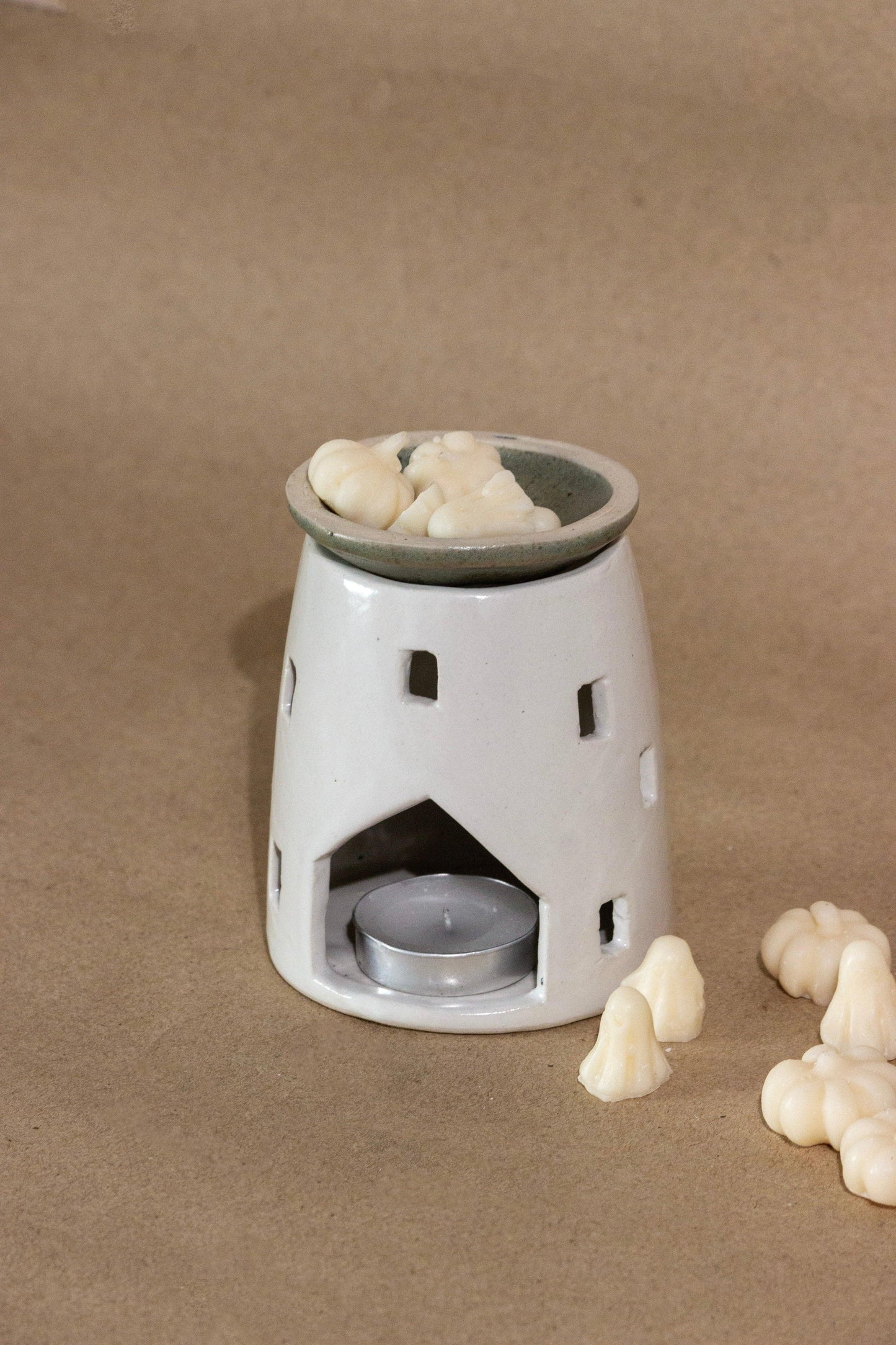 White Ceramic House Wax Melt/ Oil Burner / Tea Light Holder - TOH